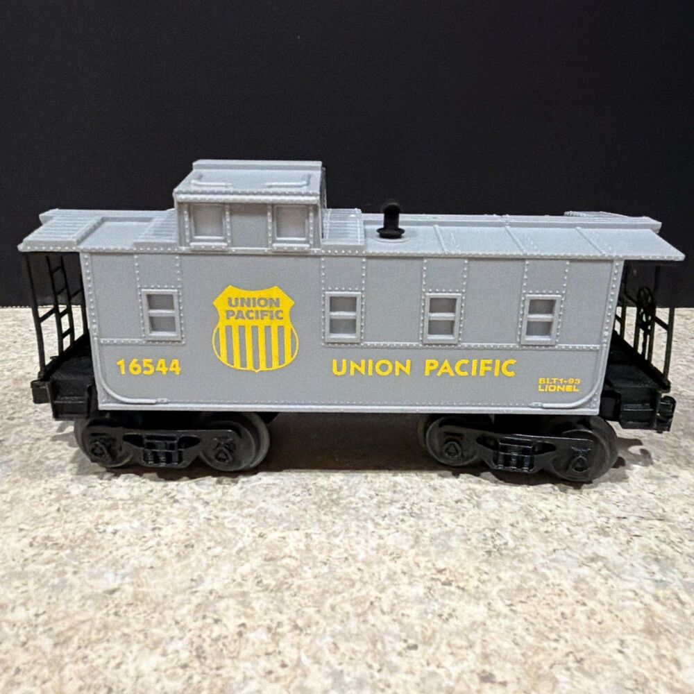 Lionel Modern Era No. 16544 Union Pacific Caboose - Picture 4 of 5